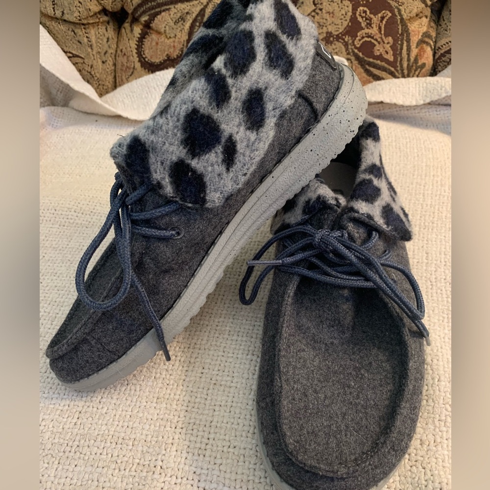 Hey Dude BRITT Slip On Fur Lined Wool Charcoal Grey Cheetah Women’s Size 7 EUC